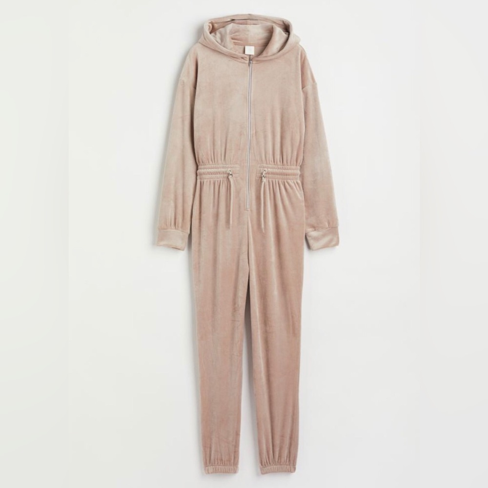 H&M Velour Soft Hooded Jumpsuit Woman’s Large - NWOT